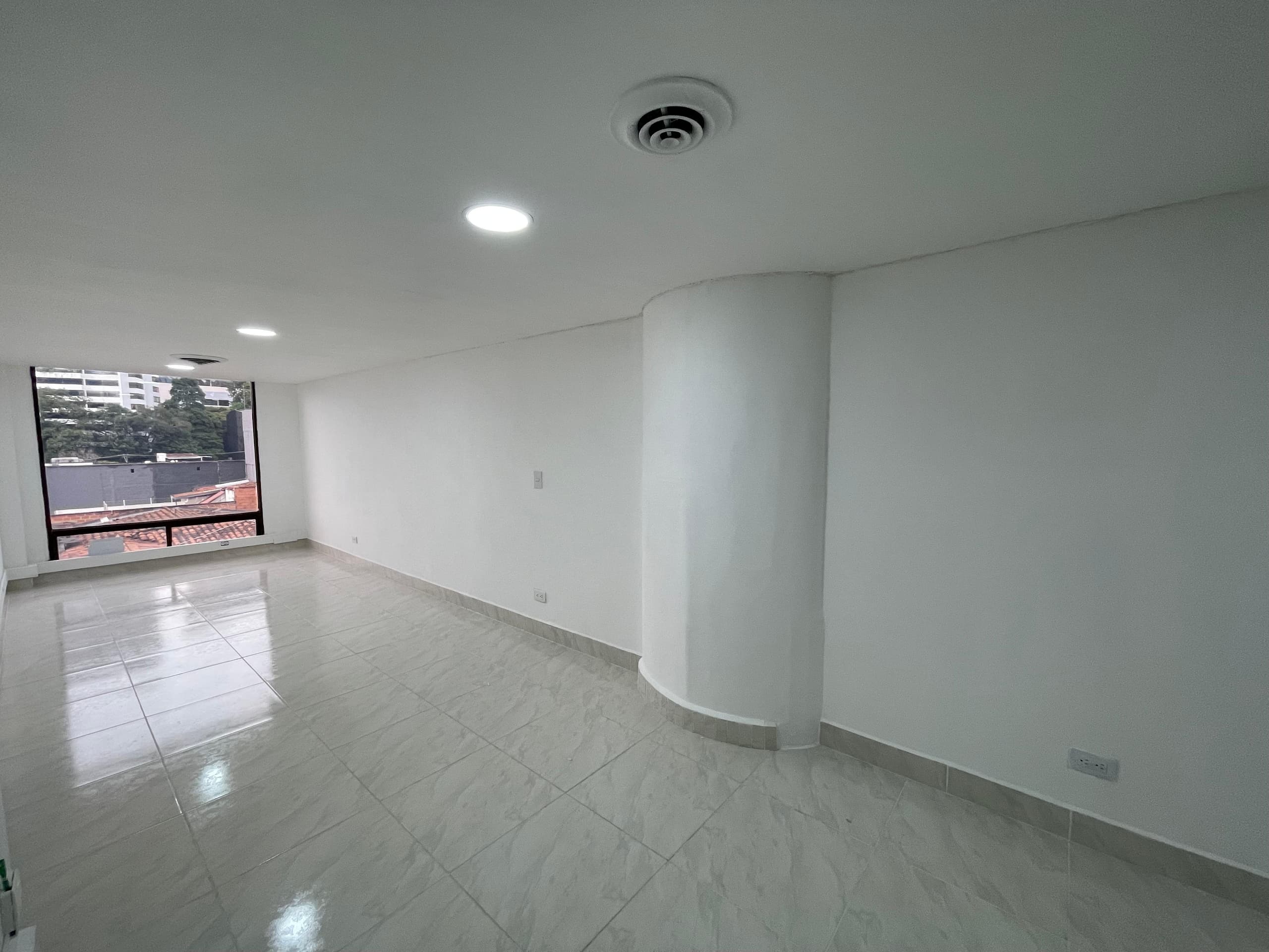 Oficina en arriendo en Parque, El Poblado, Medellín — foto 5 de 12