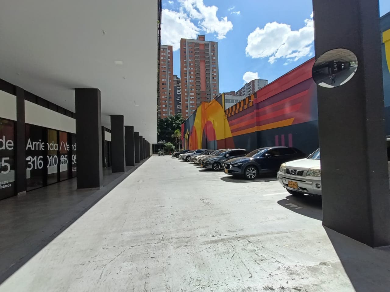 Oficina en arriendo en Los Colores, Laureles, Medellín — foto 2 de 14