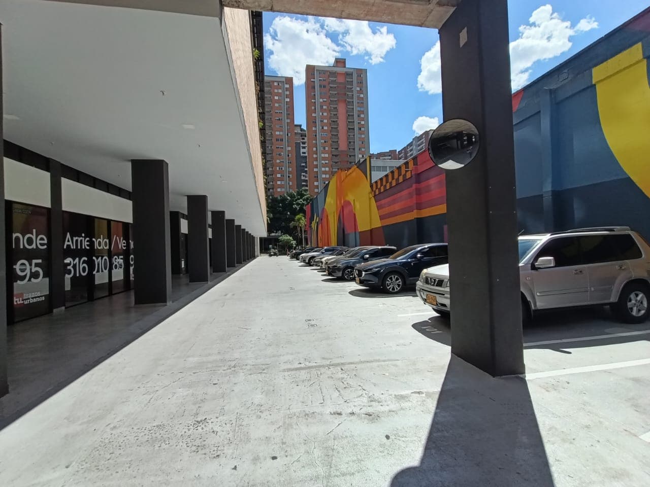 Oficina en arriendo en Los Colores, Laureles, Medellín — foto 3 de 14