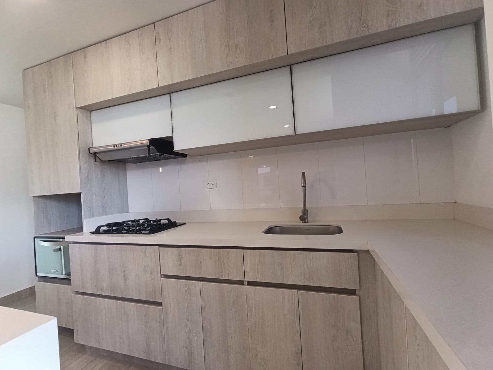 Apartamento en arriendo en El Carmelo, Sabaneta — foto 5 de 19