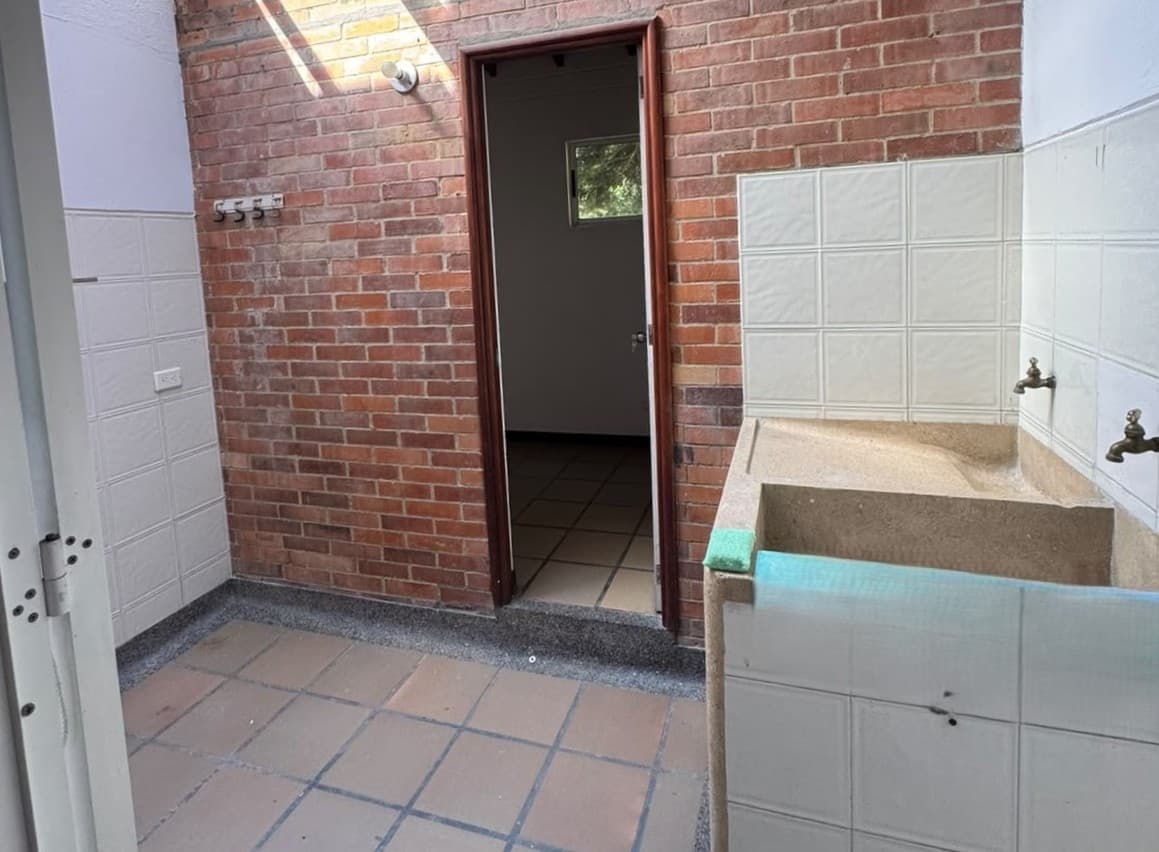 Casa Vivienda en arriendo en Loma Del Esmeraldal, Envigado — foto 5 de 9