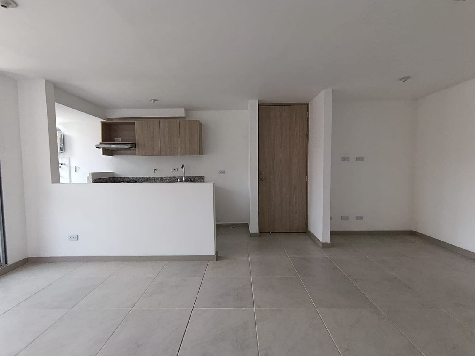 Apartamento en arriendo en La Cuenca, Envigado — foto 1 de 18