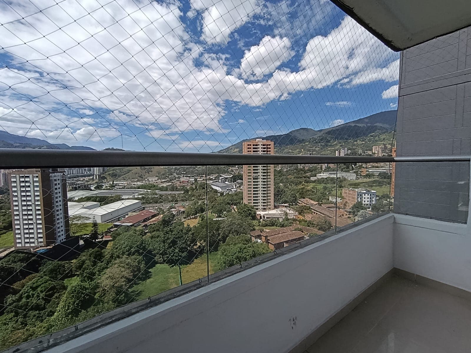 Apartamento en arriendo en Suramérica La, La Estrella — foto 1 de 20