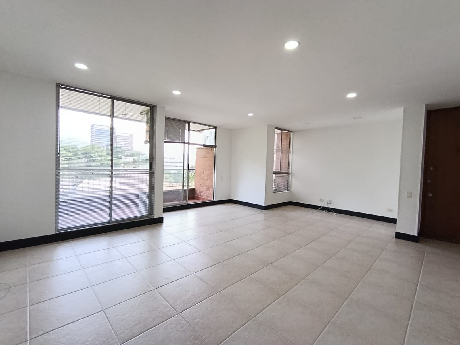 Apartamento en arriendo en Castropol, El Poblado, Medellín — foto 3 de 19