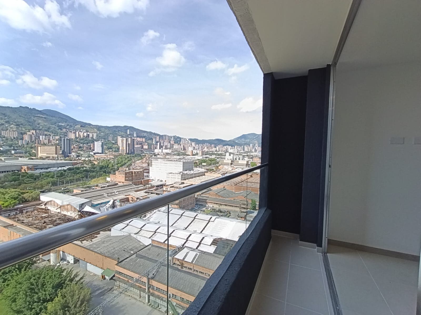 Apartamento en arriendo en Simón Bolívar, Itagui — foto 4 de 20