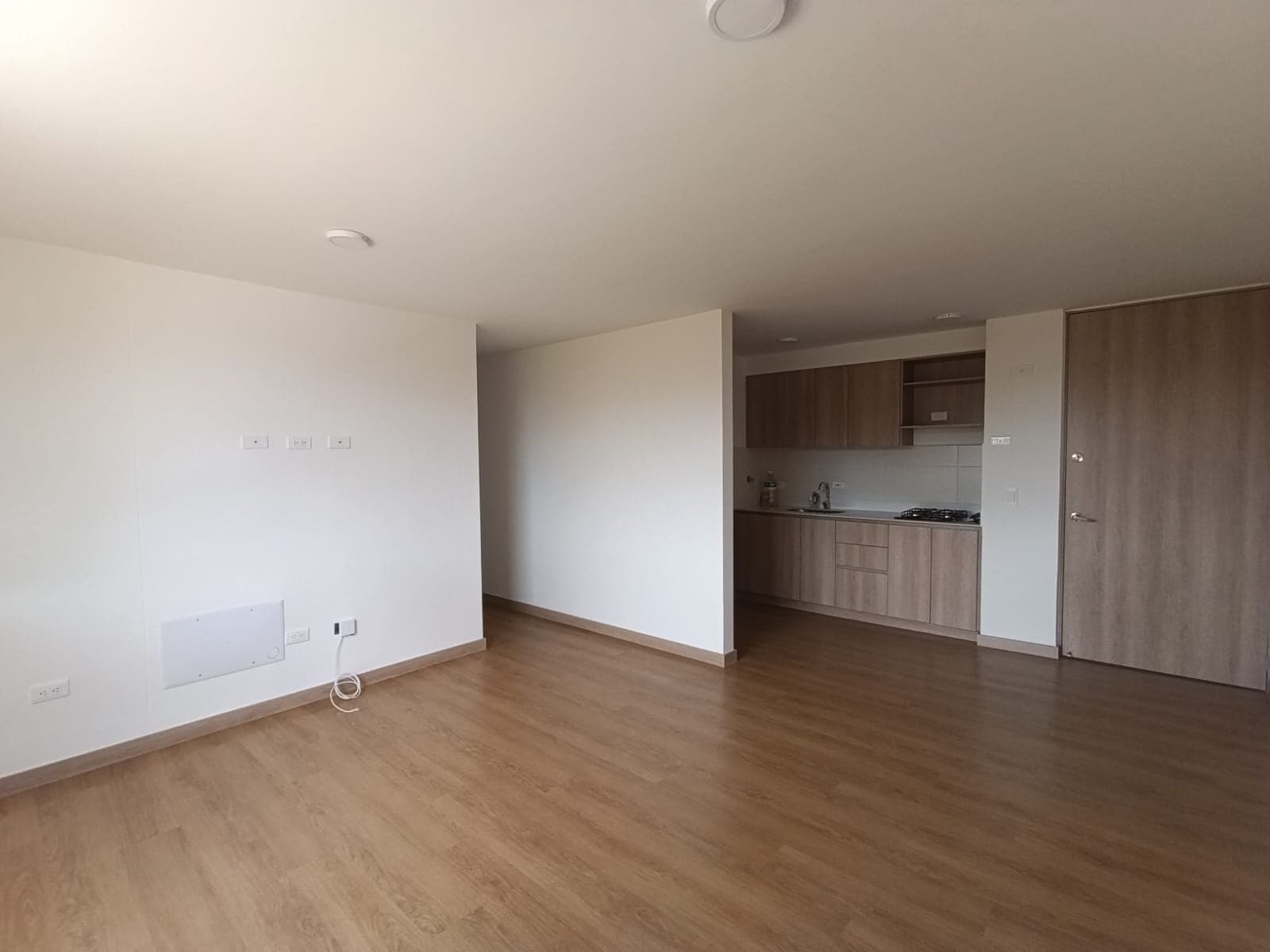 Apartamento en arriendo en El Carmen De Viboral — foto 1 de 11
