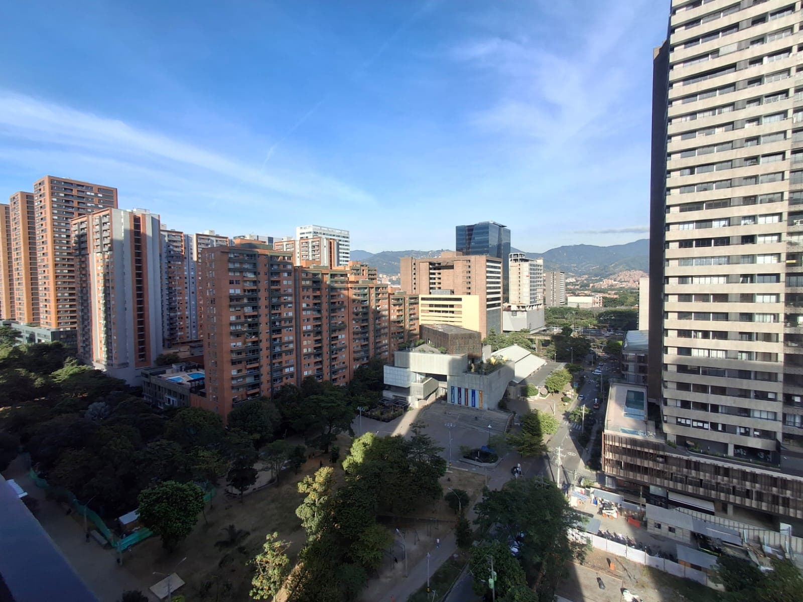 Apartamento en arriendo en Ciudad Del Rio, El Poblado, Medellín — foto 1 de 20