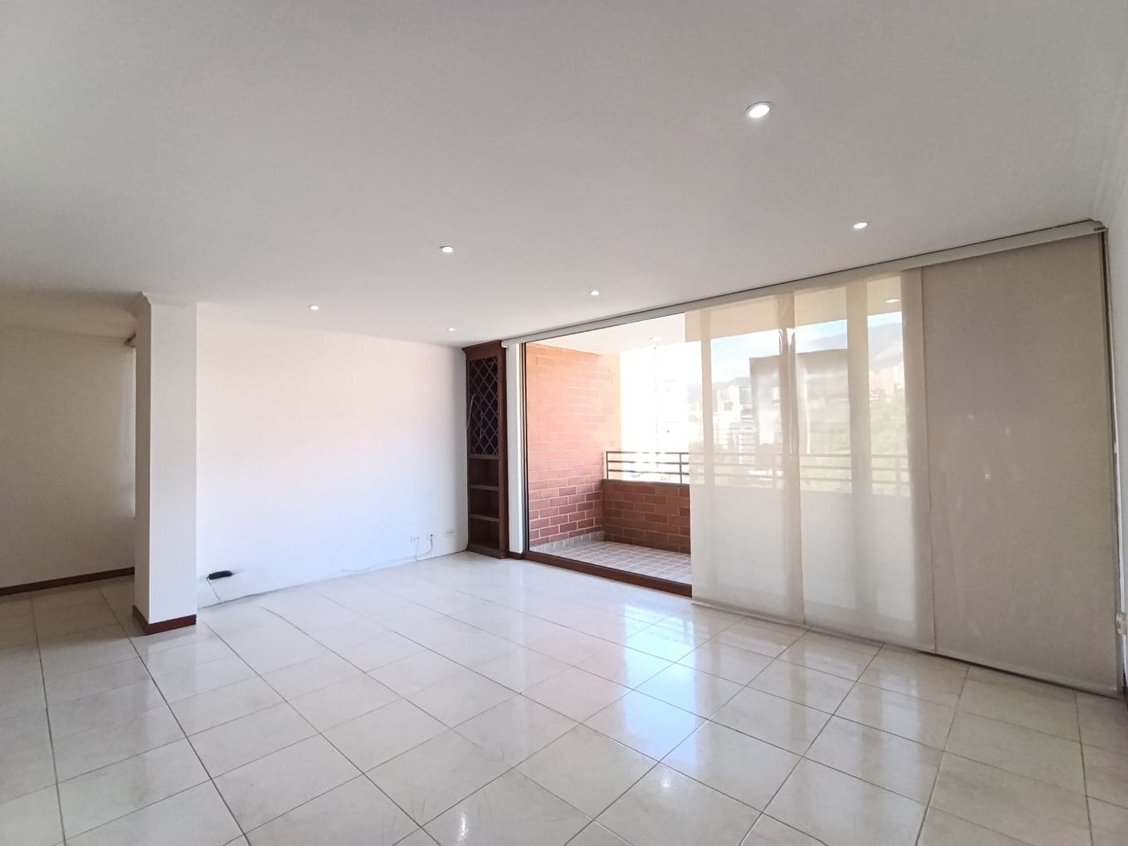 Apartamento en arriendo en Santa María De Los Ángeles, El Poblado, Medellín — foto 2 de 17