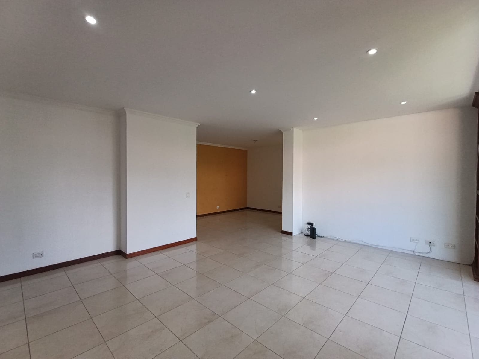 Apartamento en arriendo en Santa María De Los Ángeles, El Poblado, Medellín — foto 4 de 17