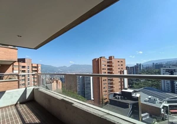 Apartamento en arriendo en Intermedia, Envigado — foto 1 de 19