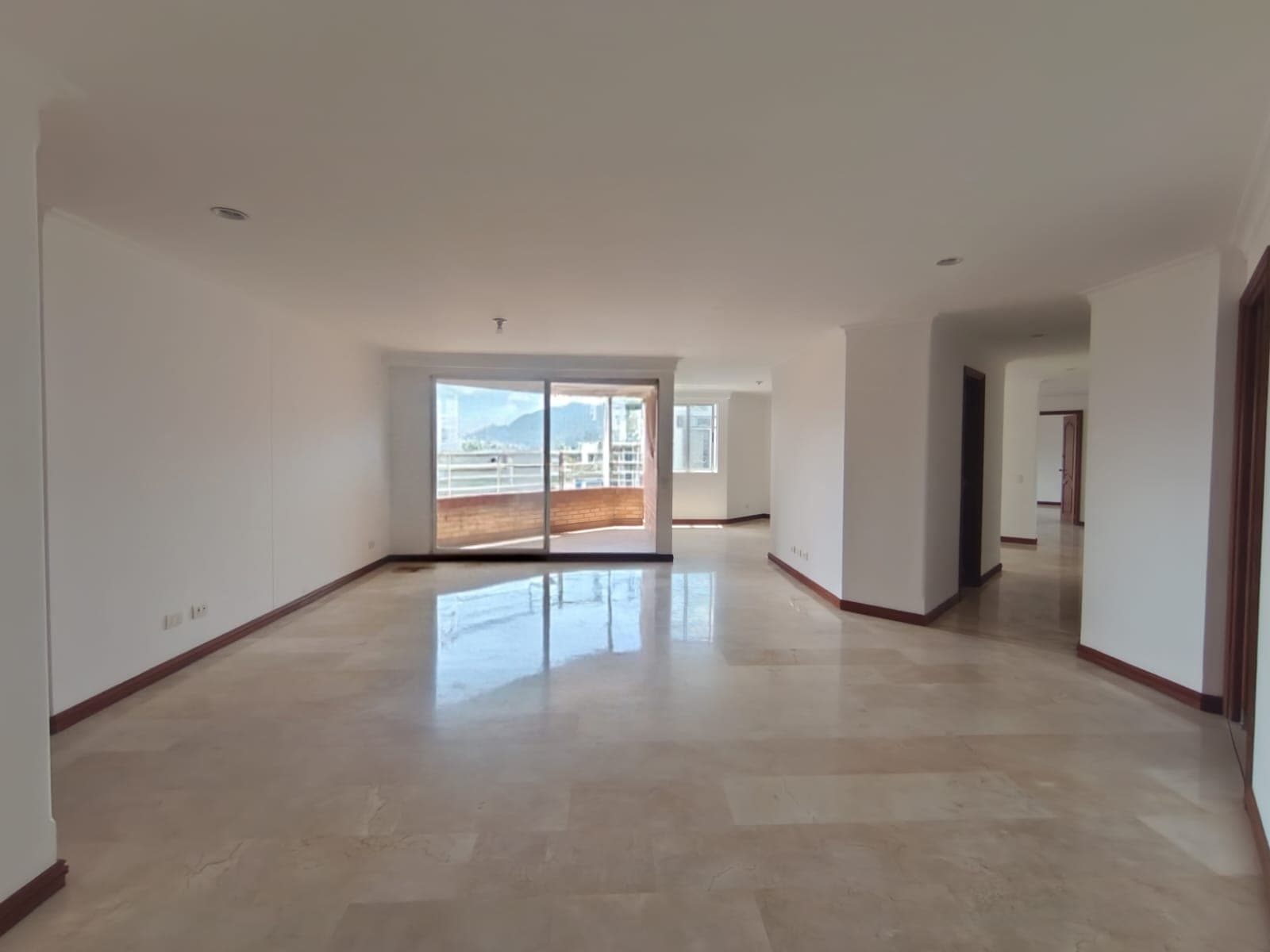 Apartamento en arriendo en Laureles, Medellín — foto 2 de 20