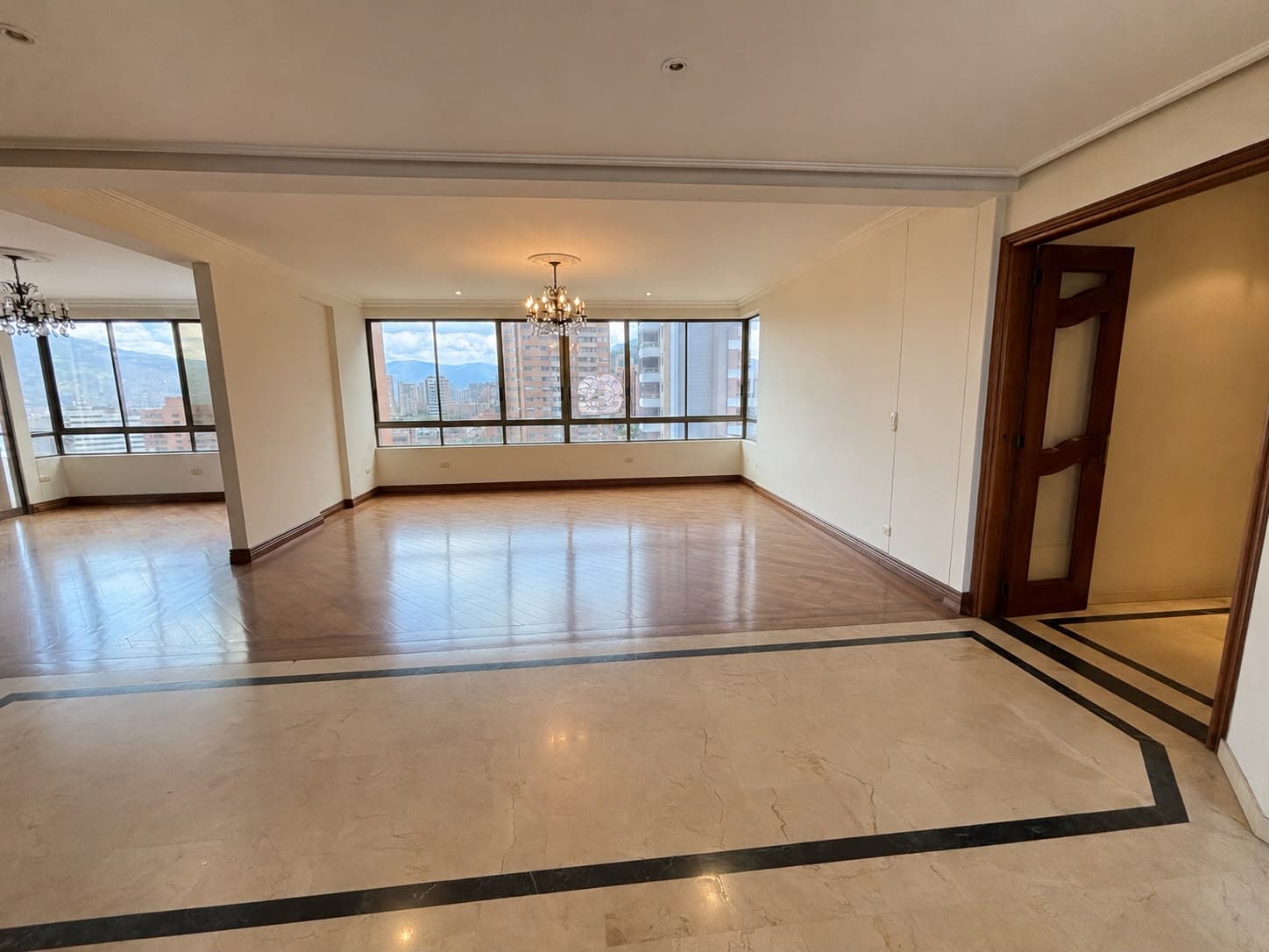 Apartamento en arriendo en Loma De Los Parra, El Poblado, Medellín — foto 2 de 20