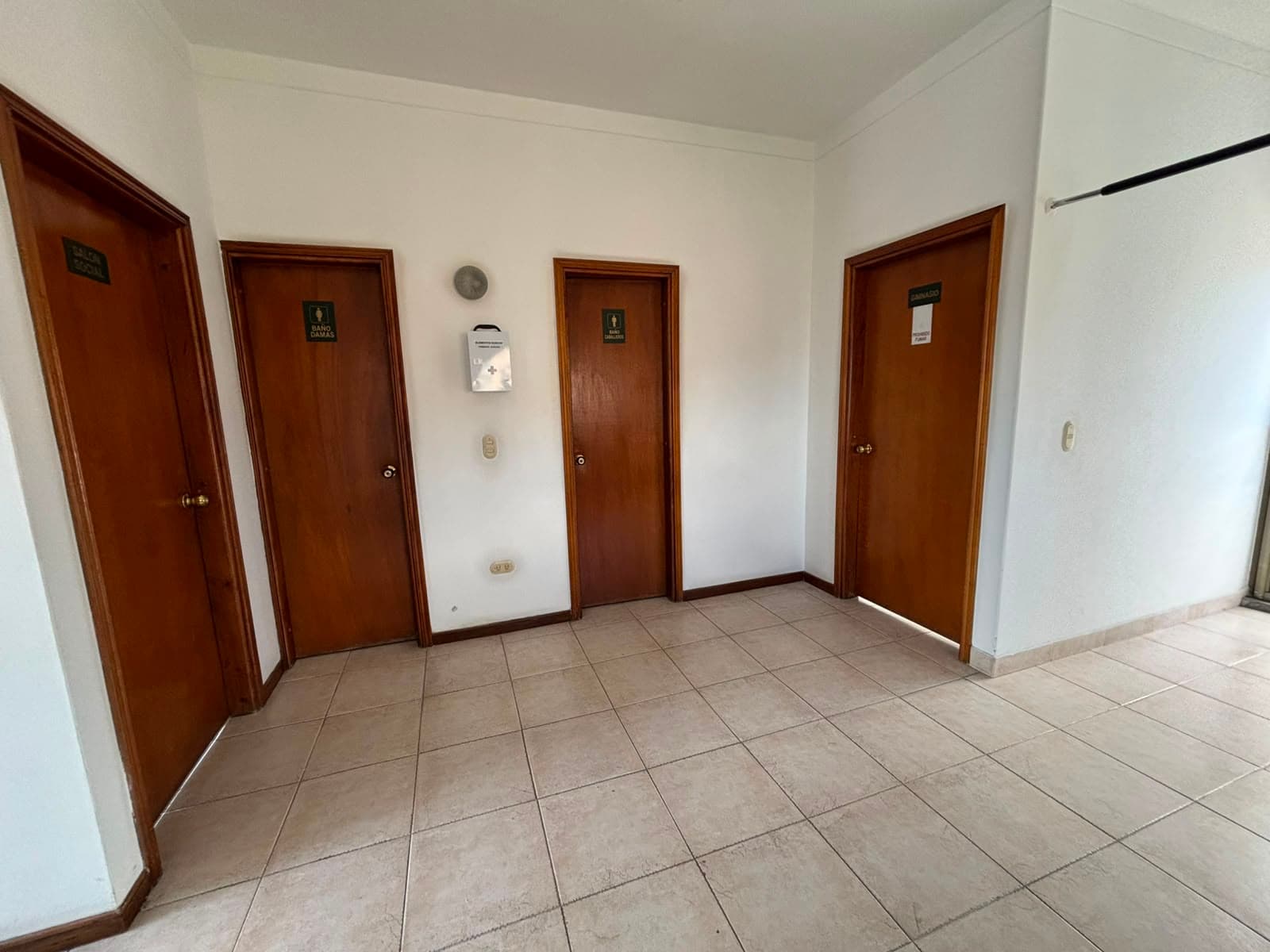 Apartamento en arriendo en Loma De Los Parra, El Poblado, Medellín — foto 5 de 20