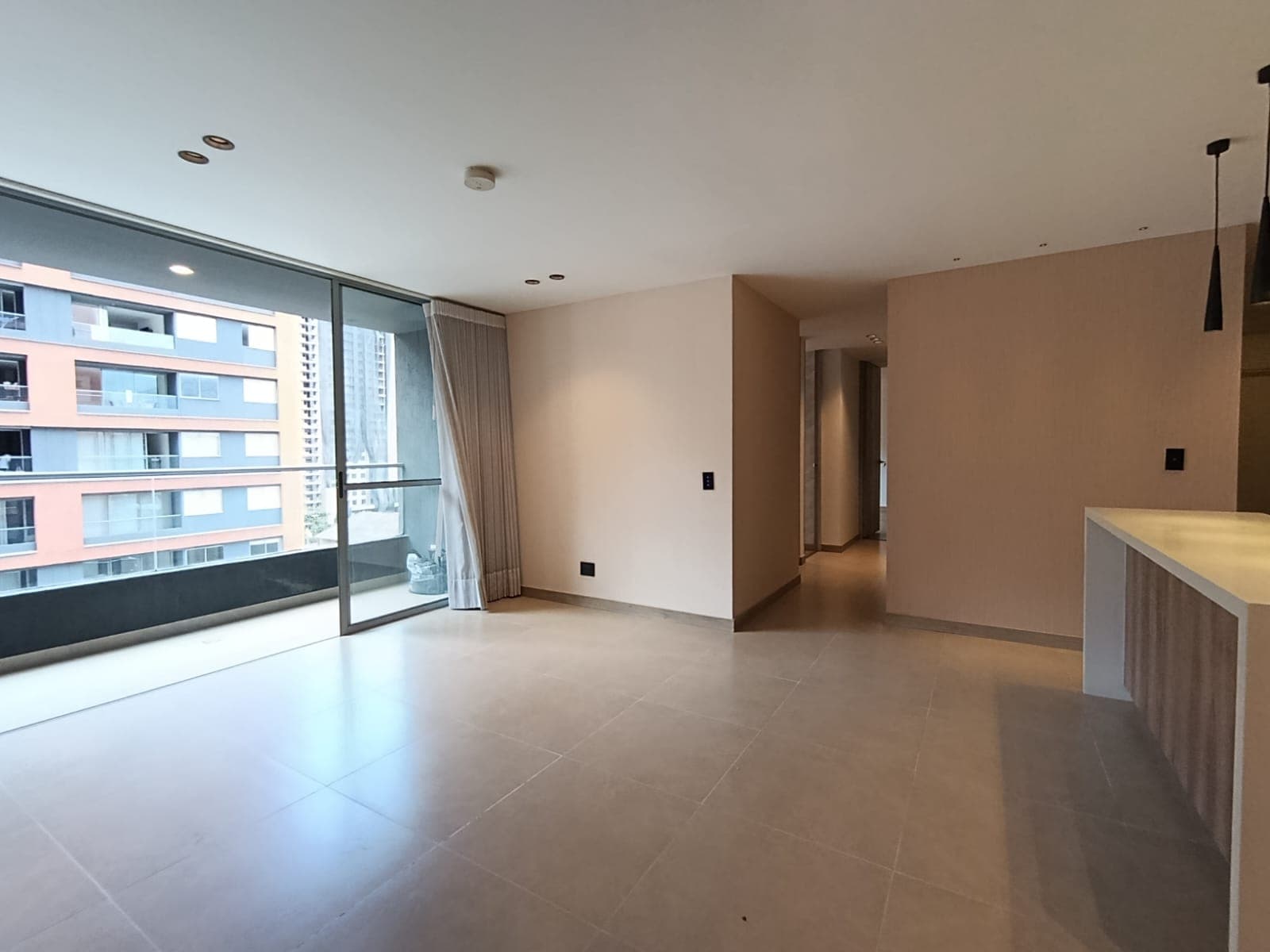 Apartamento en arriendo en Ciudad Del Rio, El Poblado, Medellín — foto 1 de 20