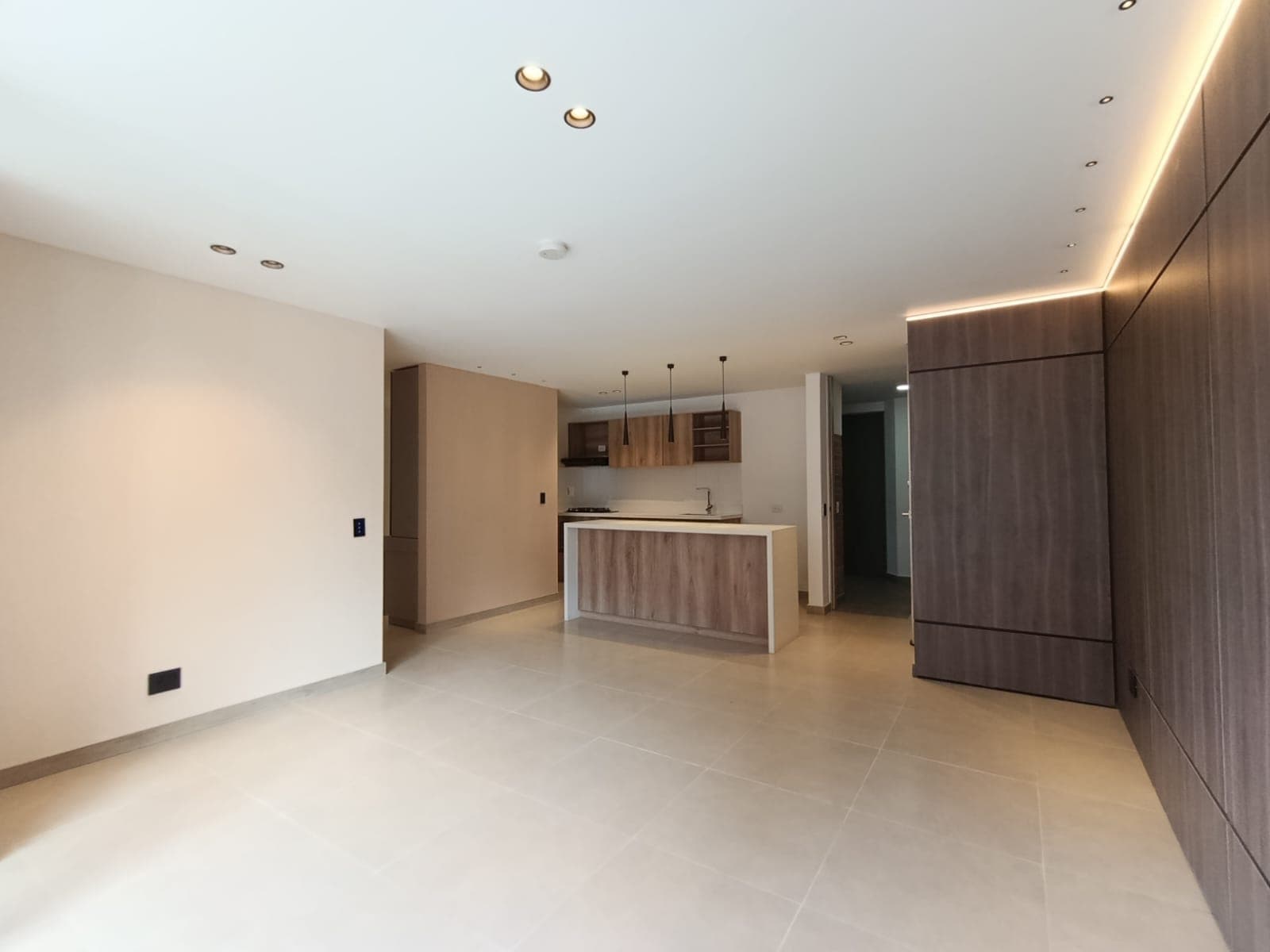 Apartamento en arriendo en Ciudad Del Rio, El Poblado, Medellín — foto 2 de 20
