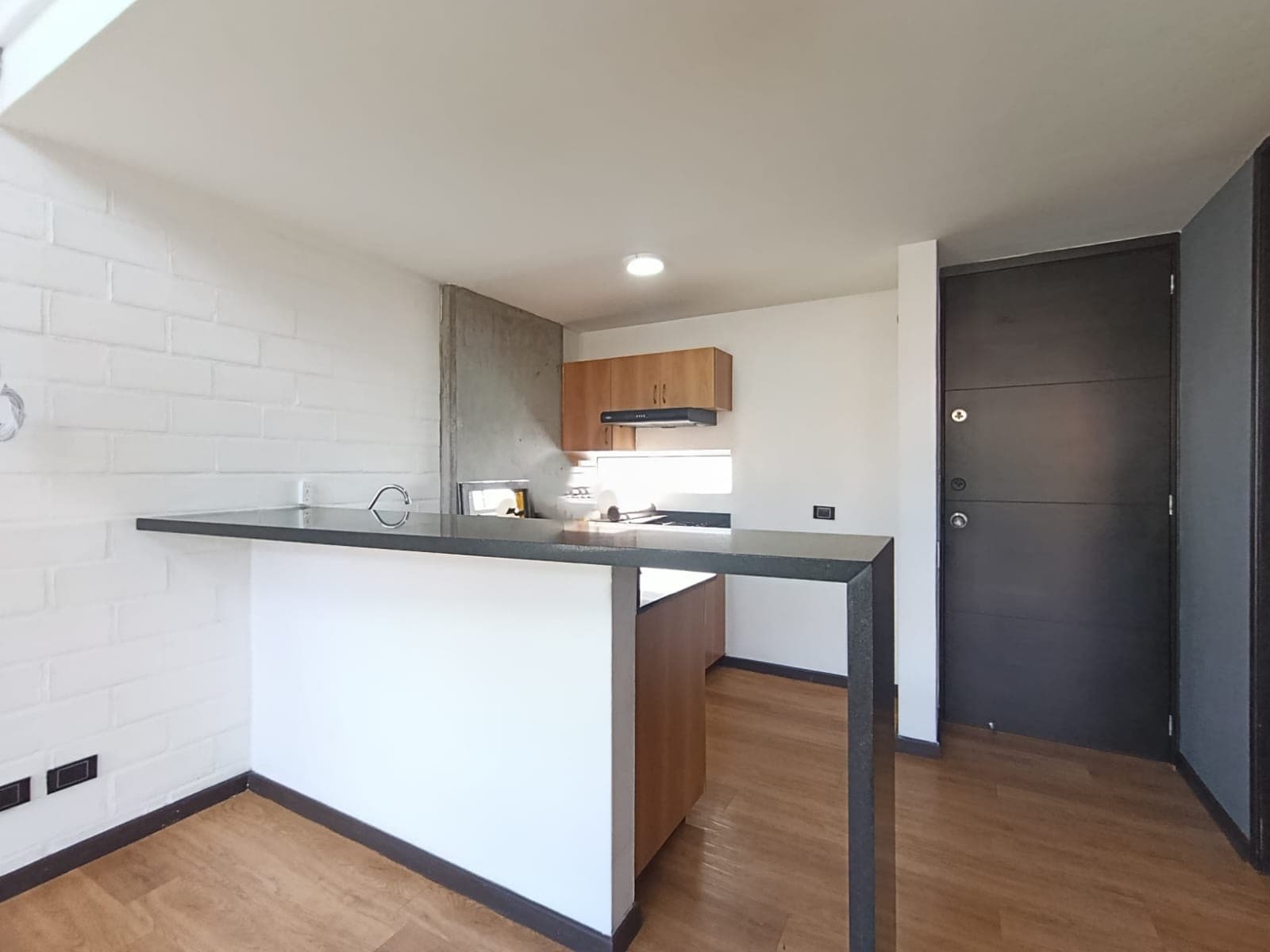 Apartaestudio en arriendo en Lalinde, El Poblado, Medellín — foto 2 de 18