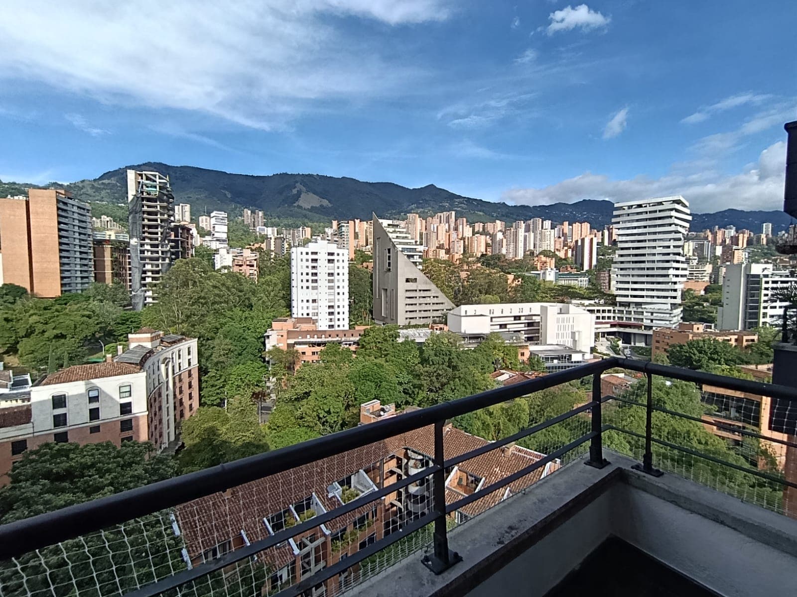 Apartaestudio en arriendo en Lalinde, El Poblado, Medellín — foto 5 de 18