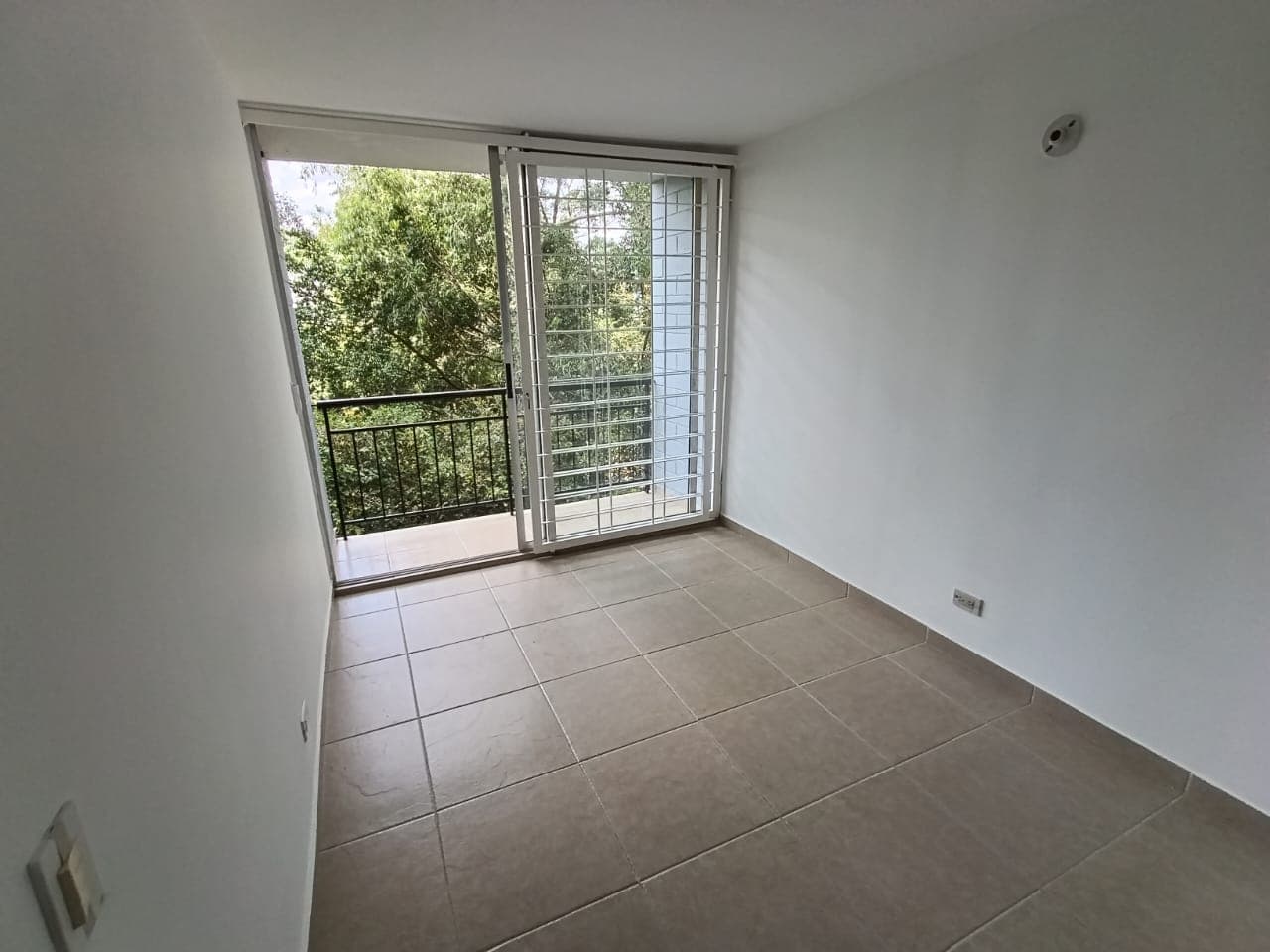 Apartamento en arriendo en Loma Del Indio, El Poblado, Medellín — foto 3 de 20
