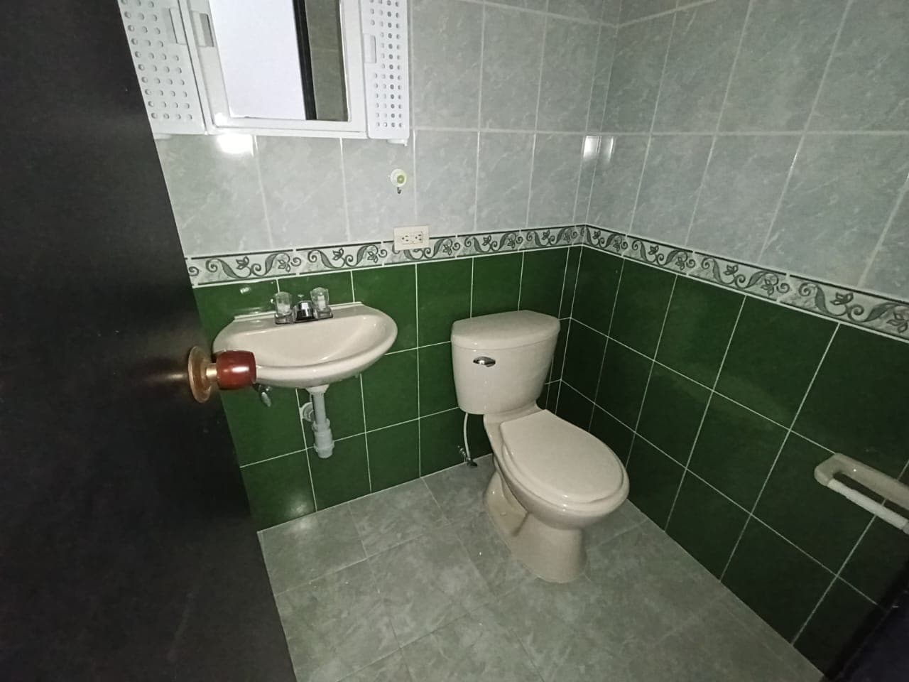 Apartamento en arriendo en Loma Del Indio, El Poblado, Medellín — foto 4 de 20