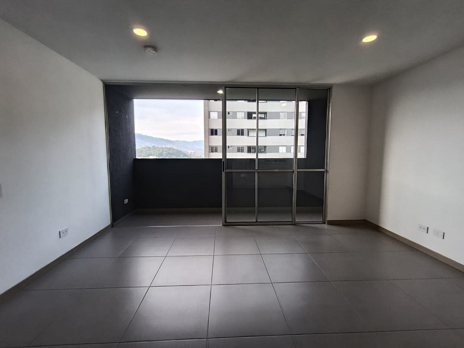 Apartamento en arriendo en Guayabal, Medellín — foto 3 de 13