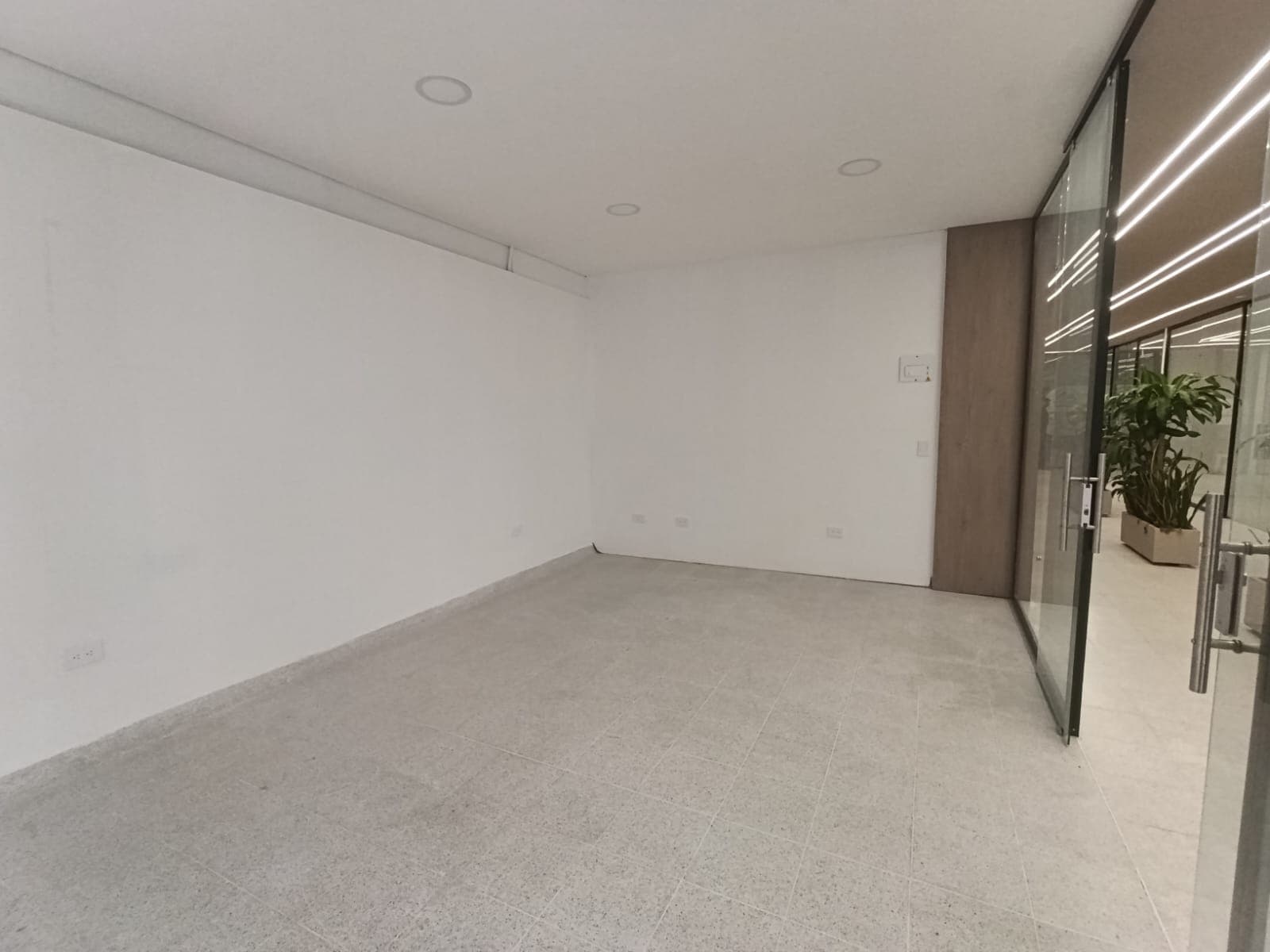 Local en arriendo en Girardota — foto 2 de 12
