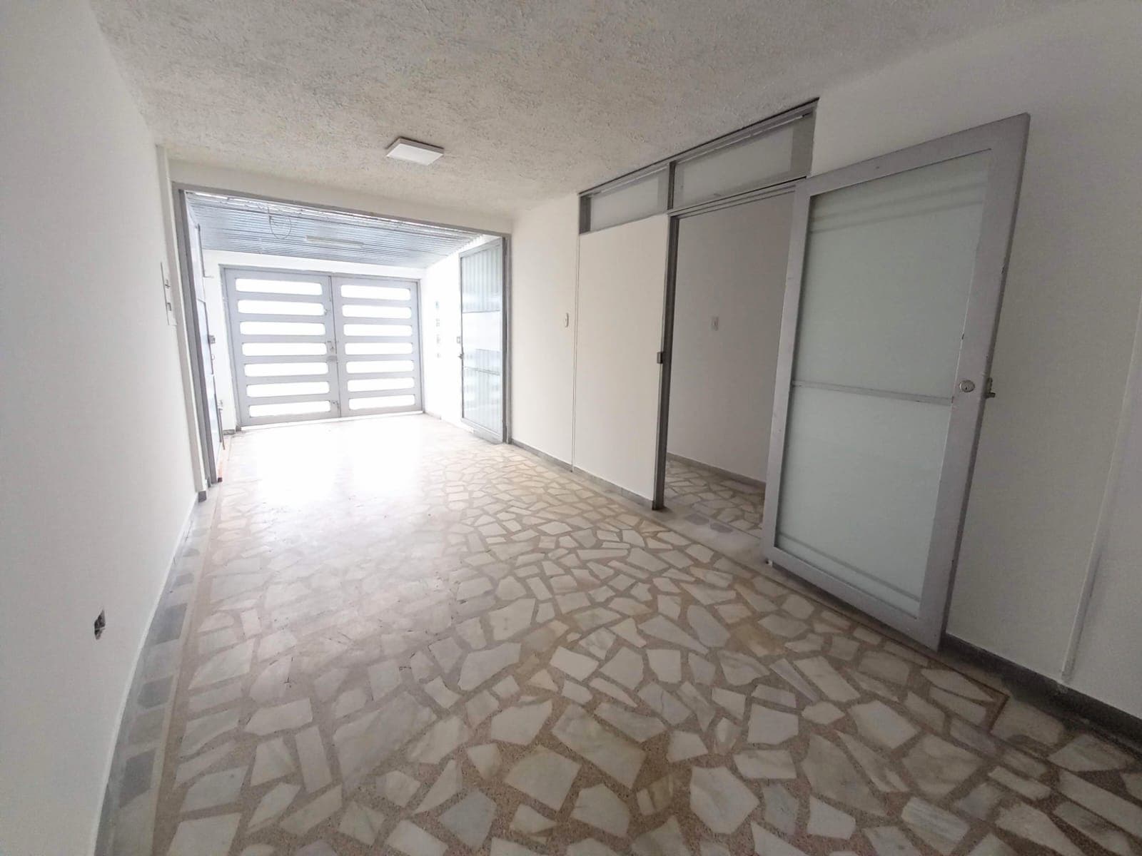 Casa Comercial en arriendo en Normandía, Engativa, Bogotá, D.c. — foto 1 de 16