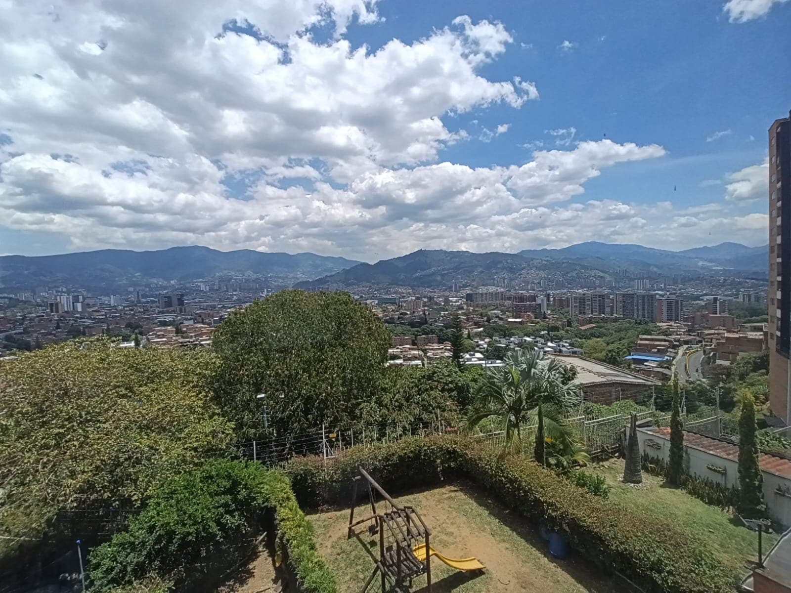 Casa Vivienda en arriendo en La Abadia, Envigado — foto 2 de 20