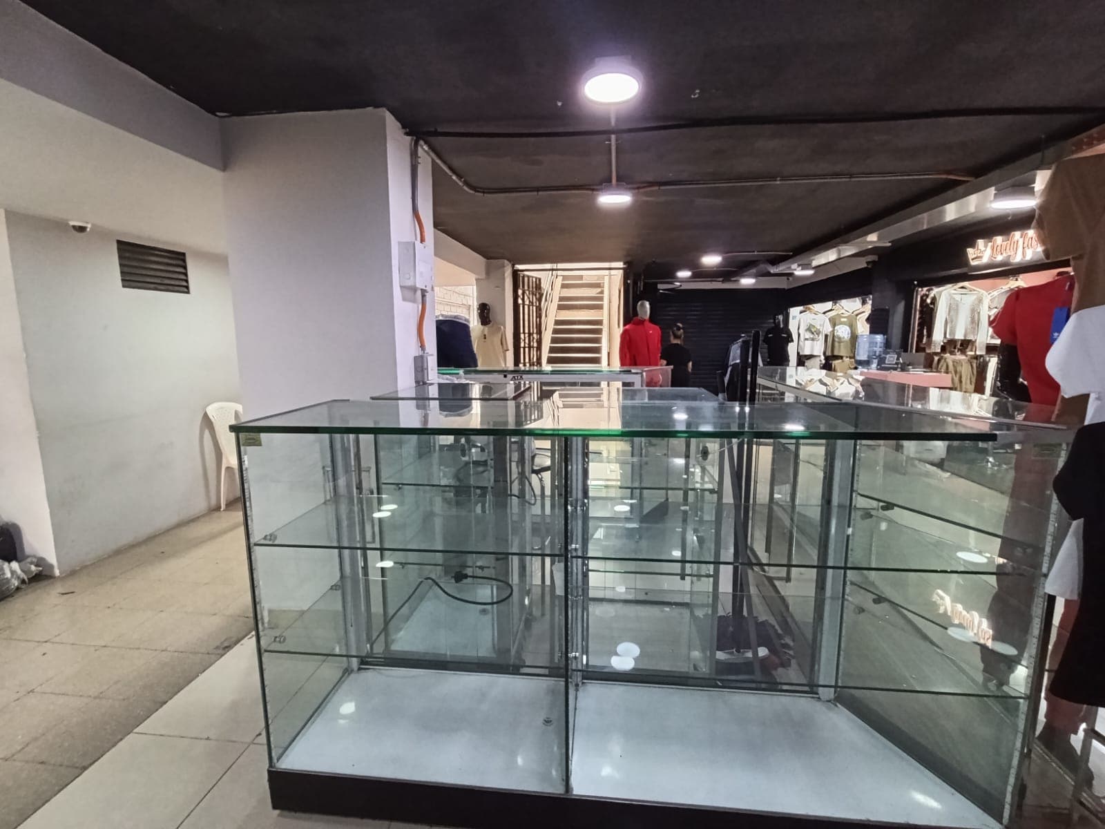 Burbuja en arriendo en Centro De La Moda, Itagui — foto 3 de 8