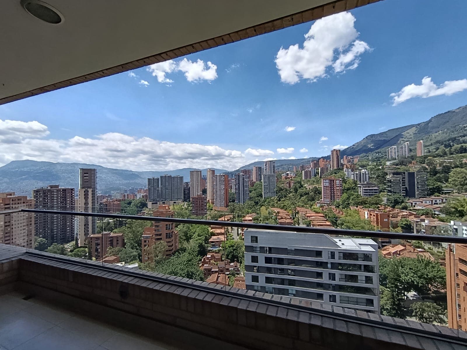 Apartamento en arriendo en San Lucas, El Poblado, Medellín — foto 2 de 20