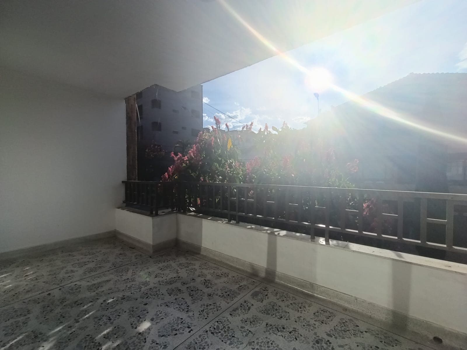Casa Comercial en arriendo en Andalucía, Envigado — foto 1 de 20