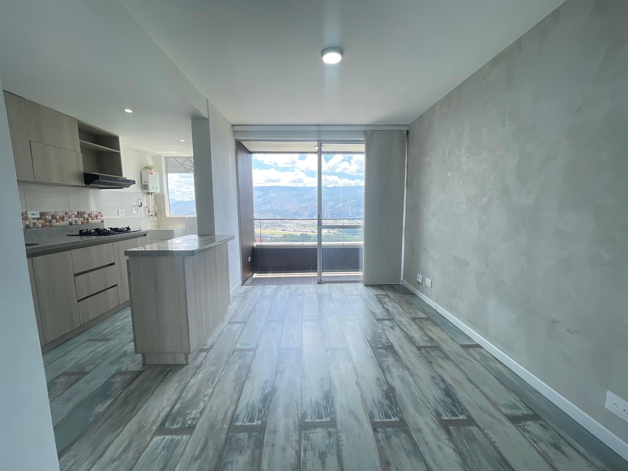 Apartamento en arriendo en Rodeo Alto, Belen, Medellín — foto 1 de 20
