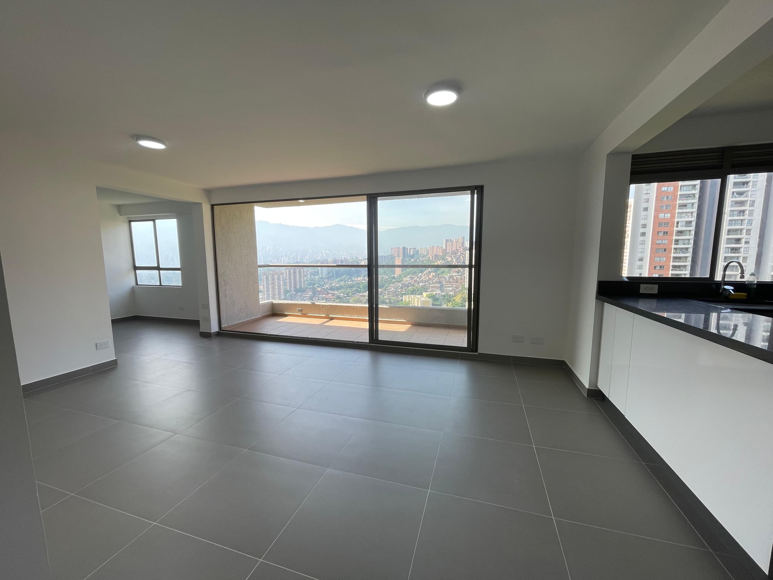 Apartamento en arriendo en La Loma De Los Bernal, Belen, Medellín — foto 3 de 19