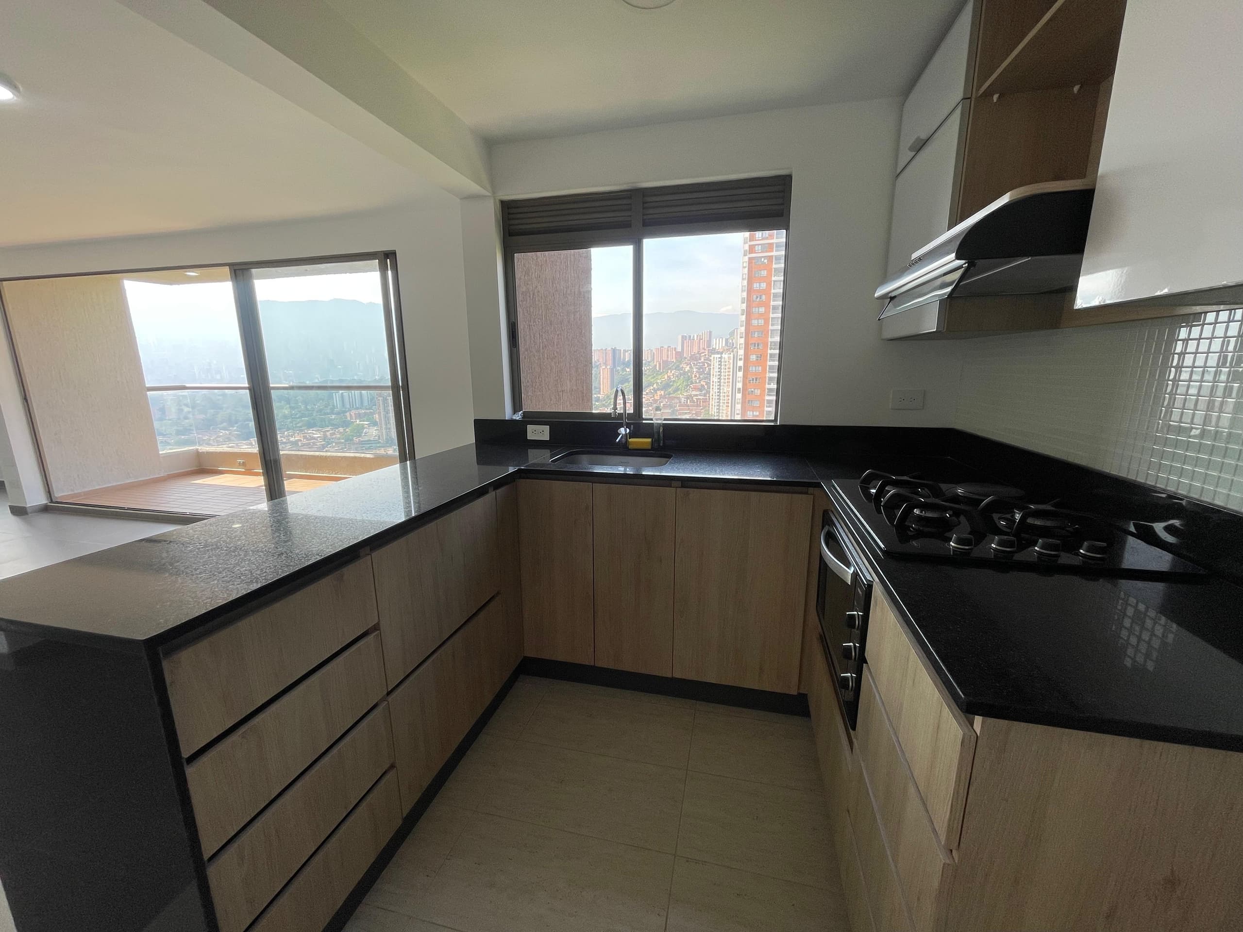 Apartamento en arriendo en La Loma De Los Bernal, Belen, Medellín — foto 5 de 19