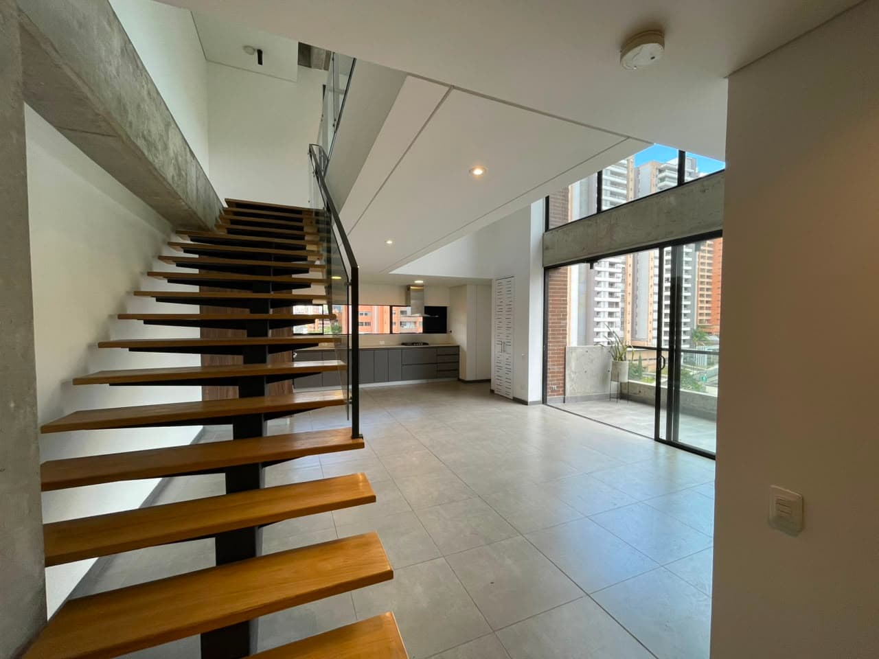 Apartamento en arriendo en Milla De Oro, El Poblado, Medellín — foto 1 de 20
