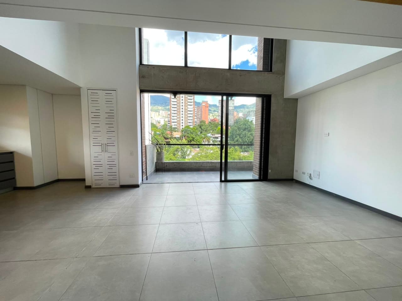 Apartamento en arriendo en Milla De Oro, El Poblado, Medellín — foto 4 de 20