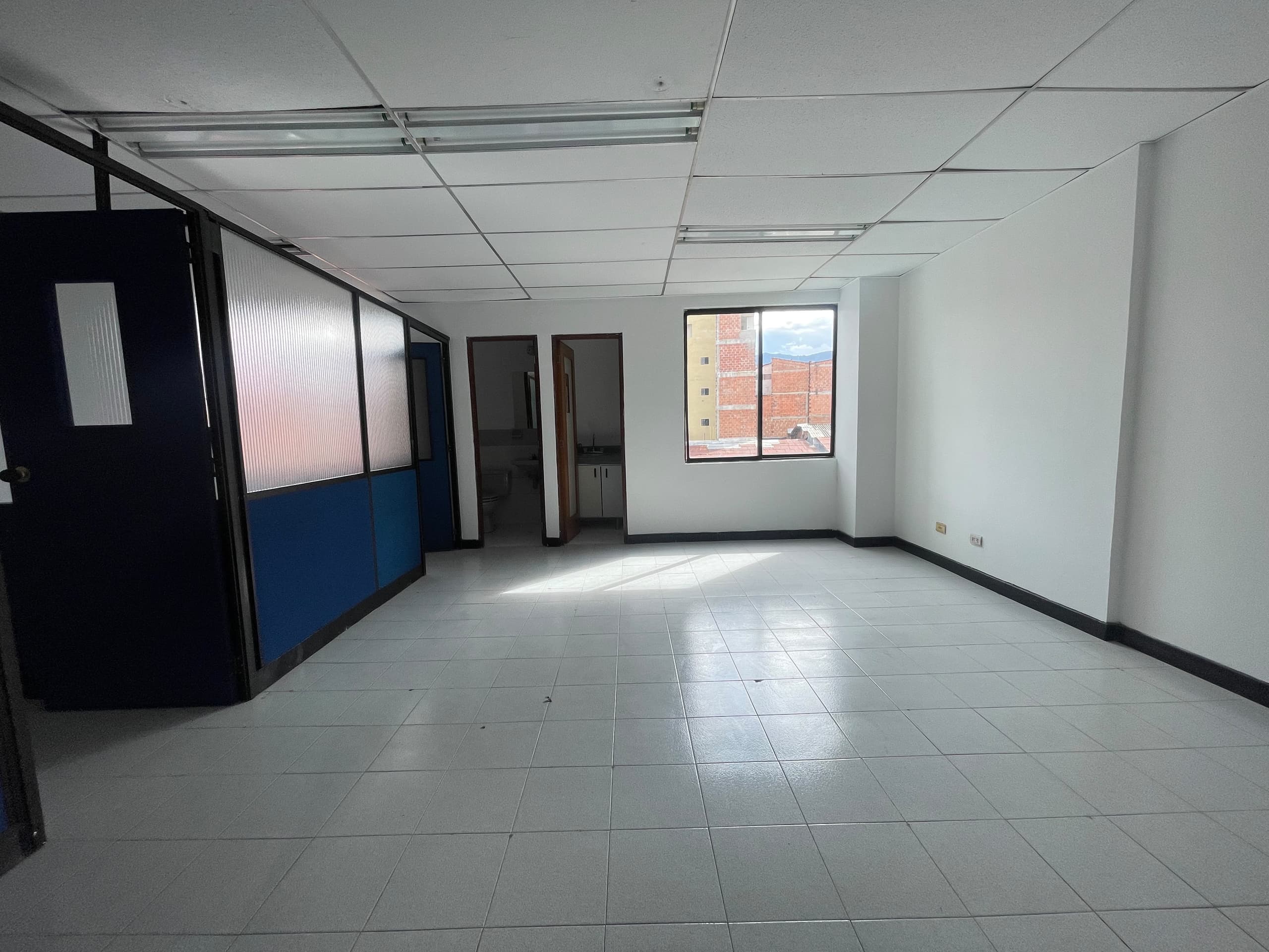 Oficina en arriendo en Laureles Medellín — foto 2 de 13