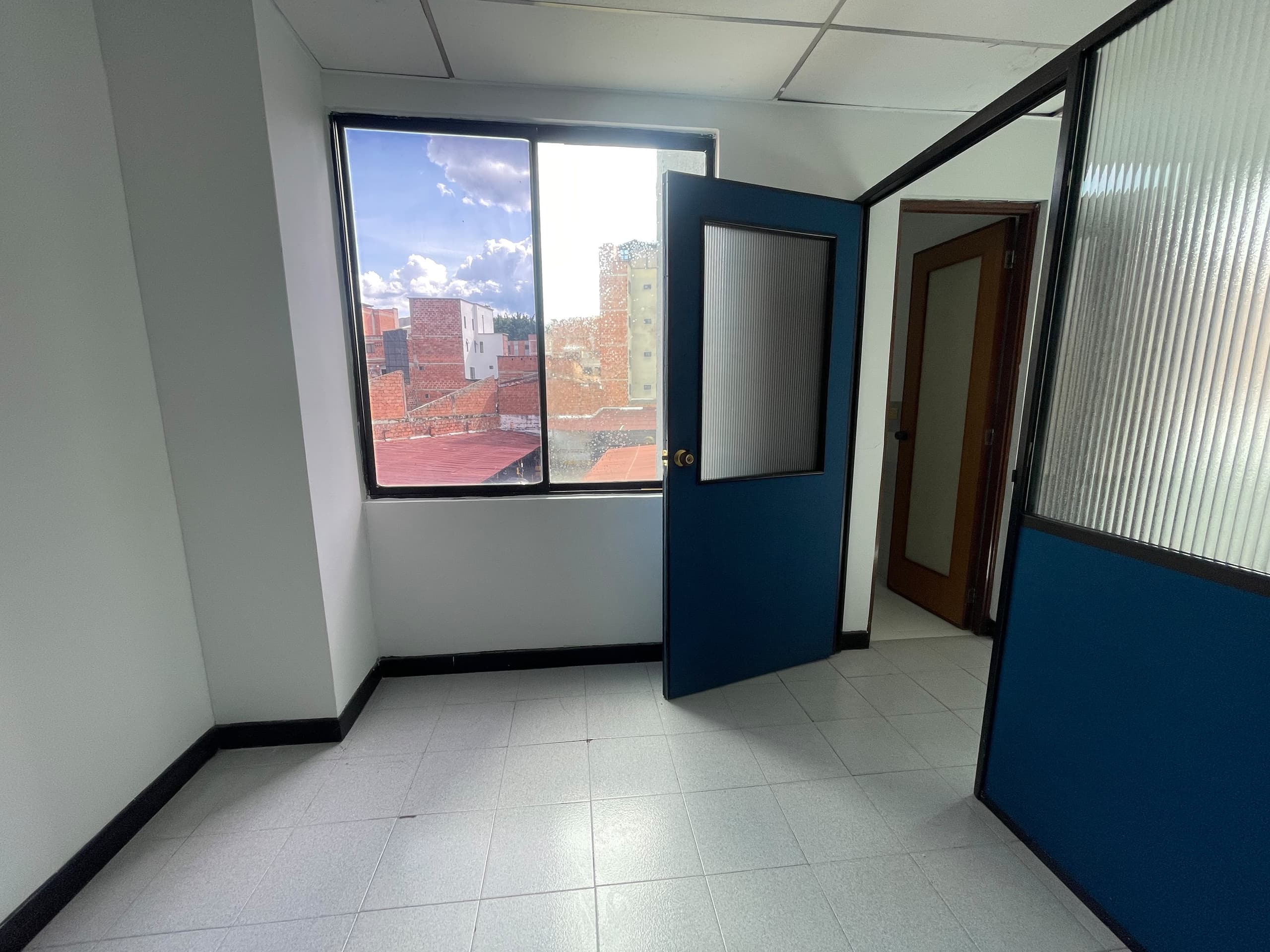 Oficina en arriendo en Laureles Medellín — foto 5 de 13