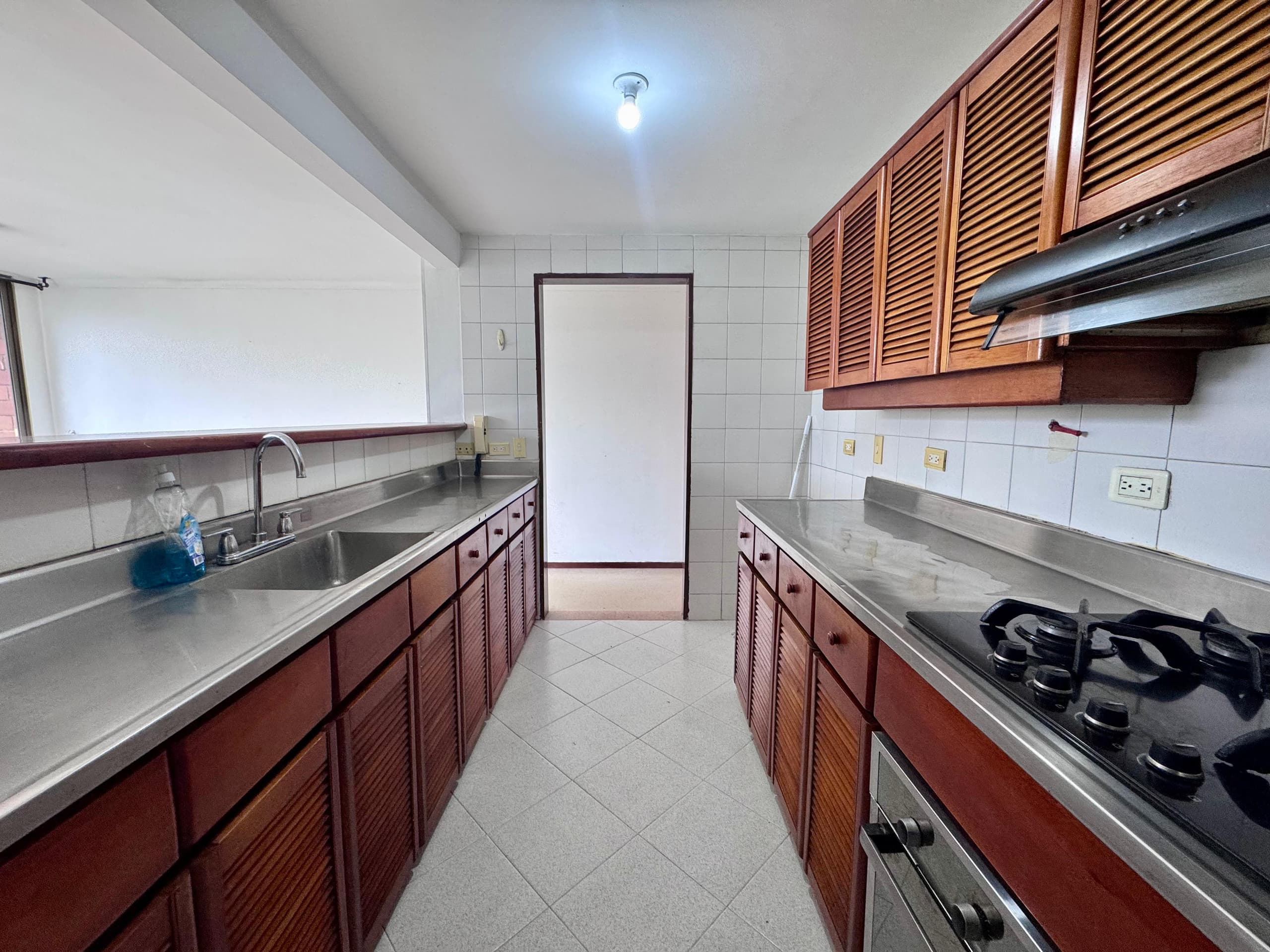 Apartamento en arriendo en Jardines, Envigado — foto 4 de 14