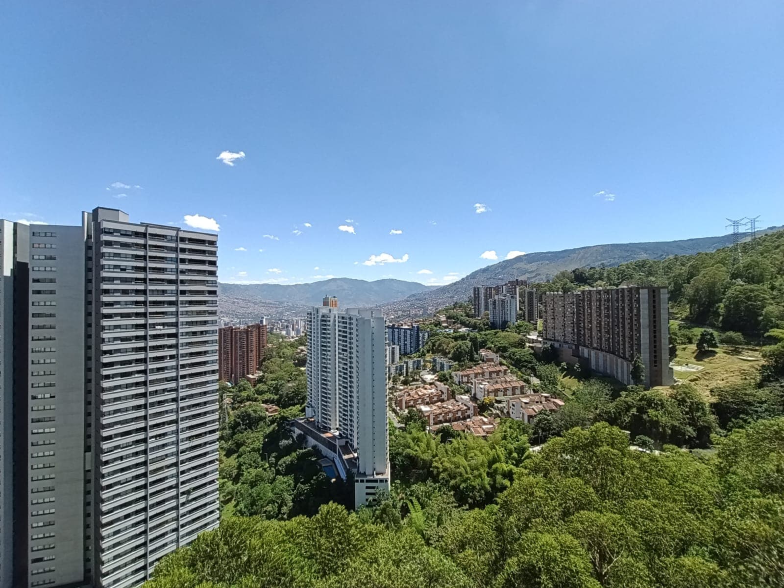 Apartamento en arriendo en Las Palmas, Centro, Medellín — foto 1 de 15