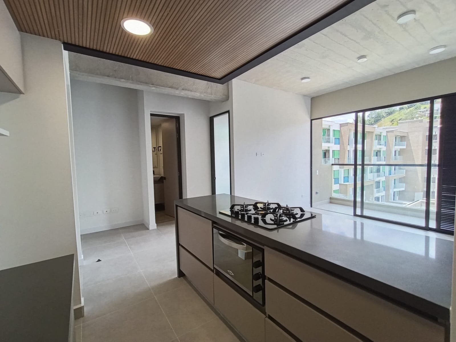 Apartamento en arriendo en Retiro — foto 3 de 13