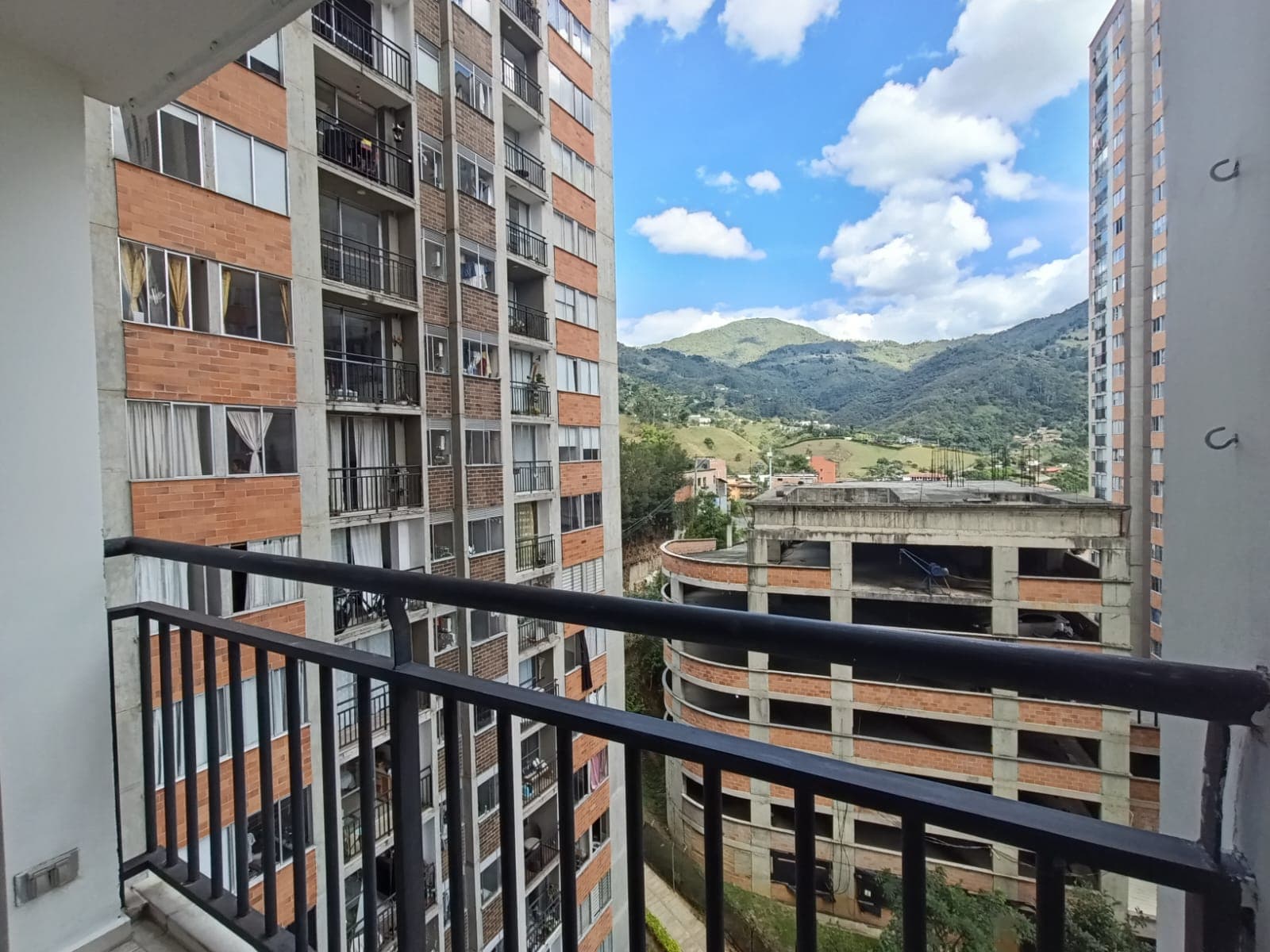 Apartamento en arriendo en La Doctora, Sabaneta — foto 2 de 13