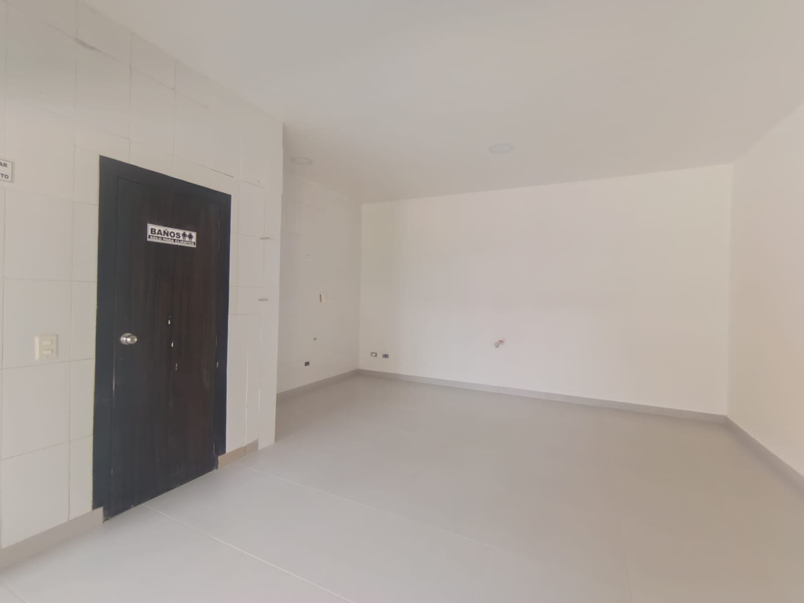 Local en arriendo en El Velódromo, Laureles, Medellín — foto 4 de 10