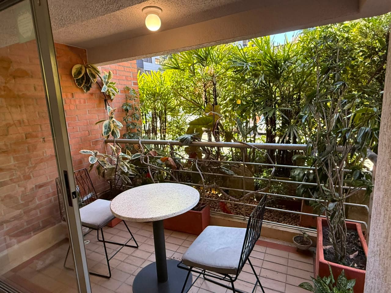 Apartamento en arriendo en Los Balsos, El Poblado, Medellín — foto 1 de 20