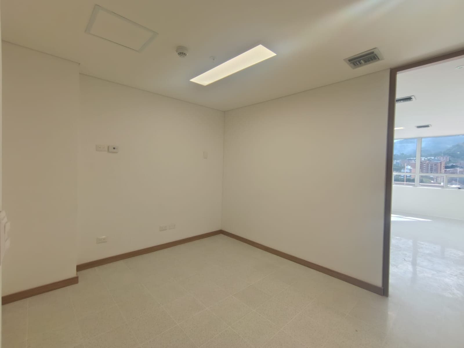 Consultorio en arriendo en El Velódromo, Laureles, Medellín — foto 3 de 10