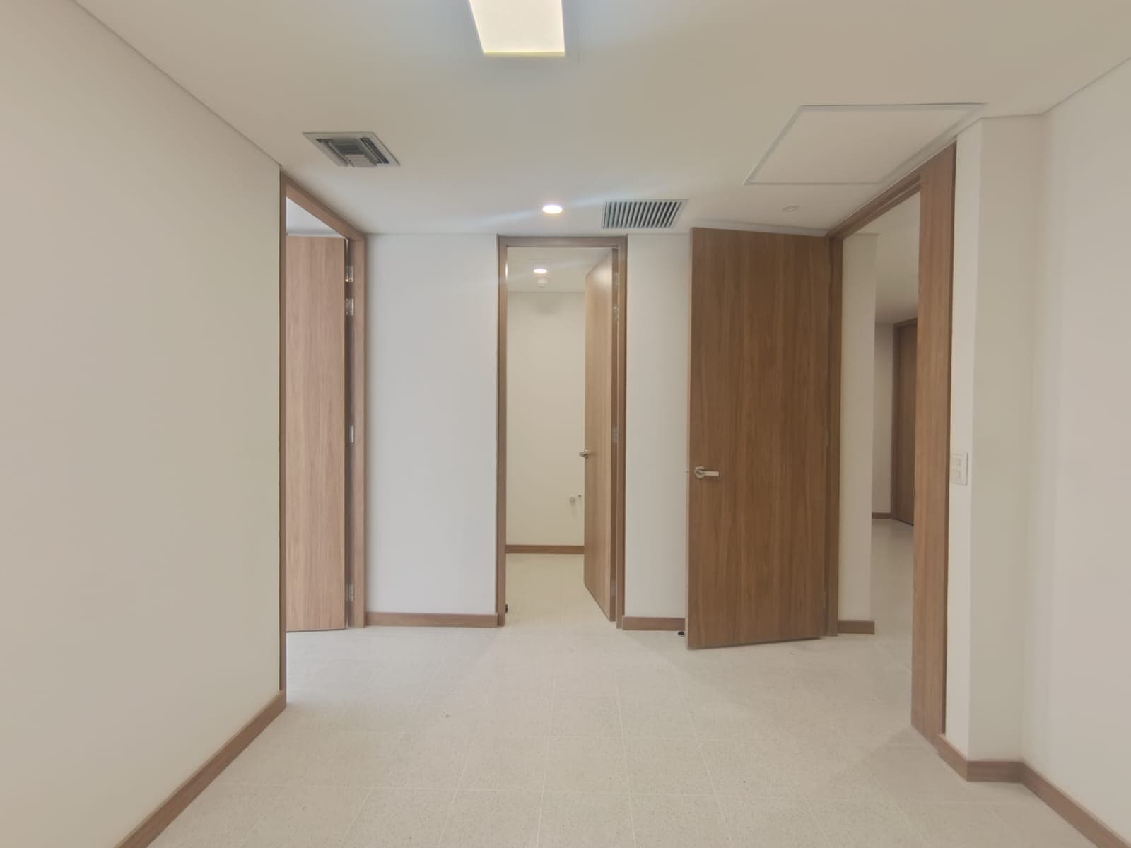 Consultorio en arriendo en El Velódromo, Laureles, Medellín — foto 4 de 10