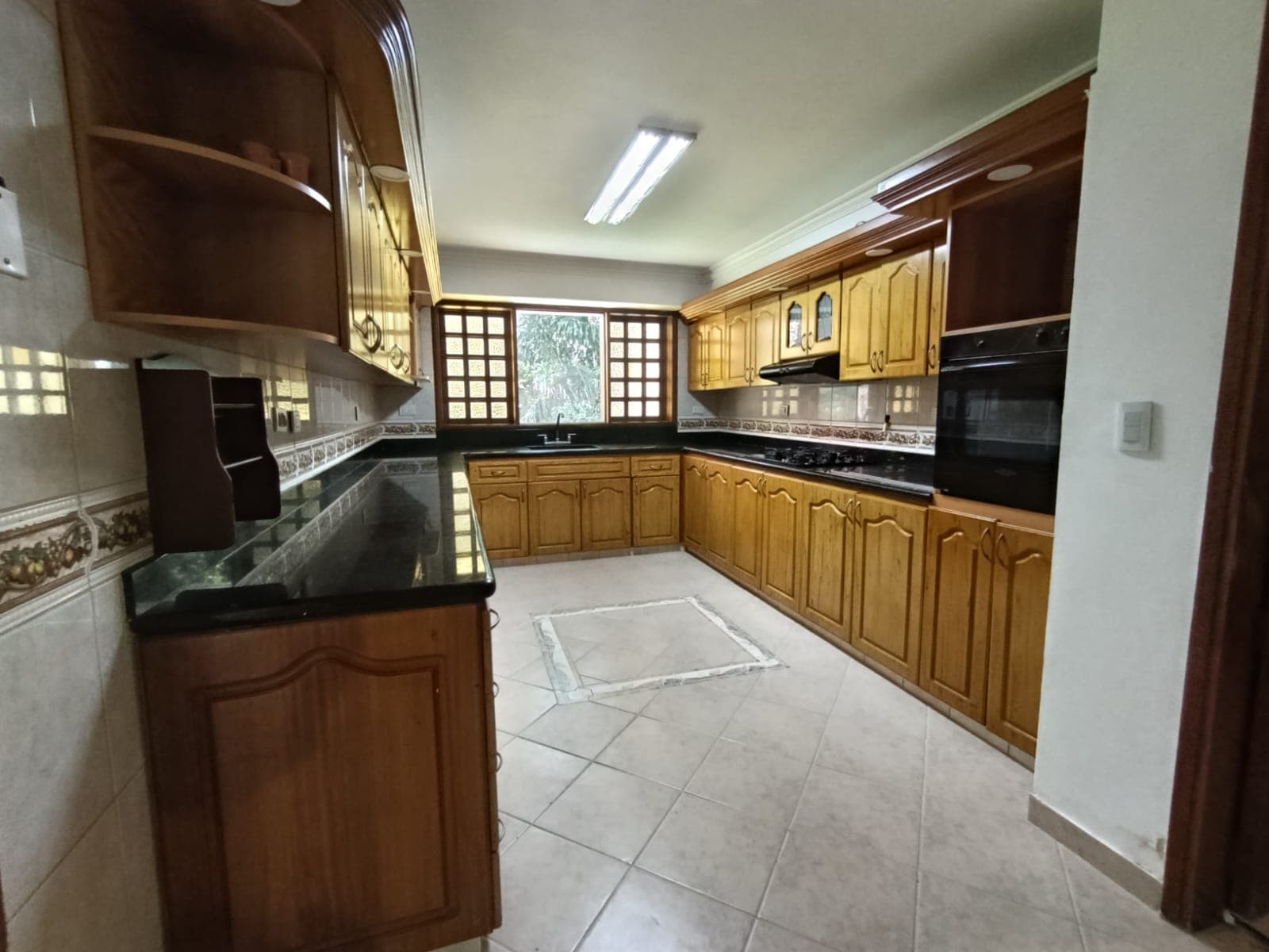 Casa Campestre en arriendo en Provenza, El Poblado, Medellín — foto 4 de 20