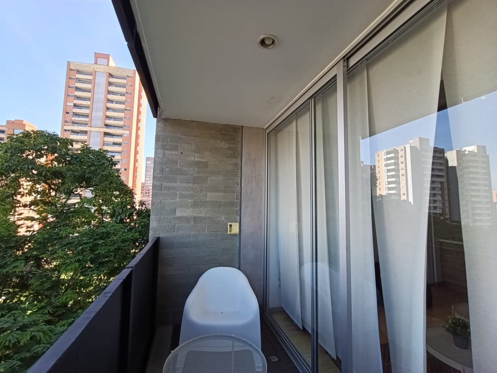 Apartamento en arriendo en Loma De Los Parra, El Poblado, Medellín — foto 5 de 17