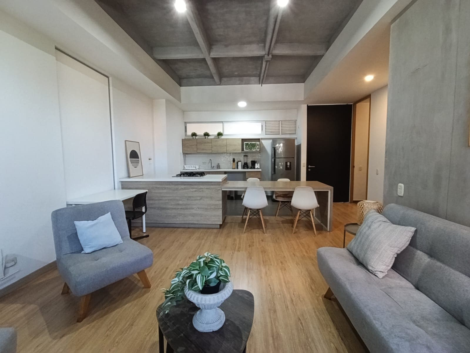 Apartamento en arriendo en Loma De Los Parra, El Poblado, Medellín — foto 3 de 14
