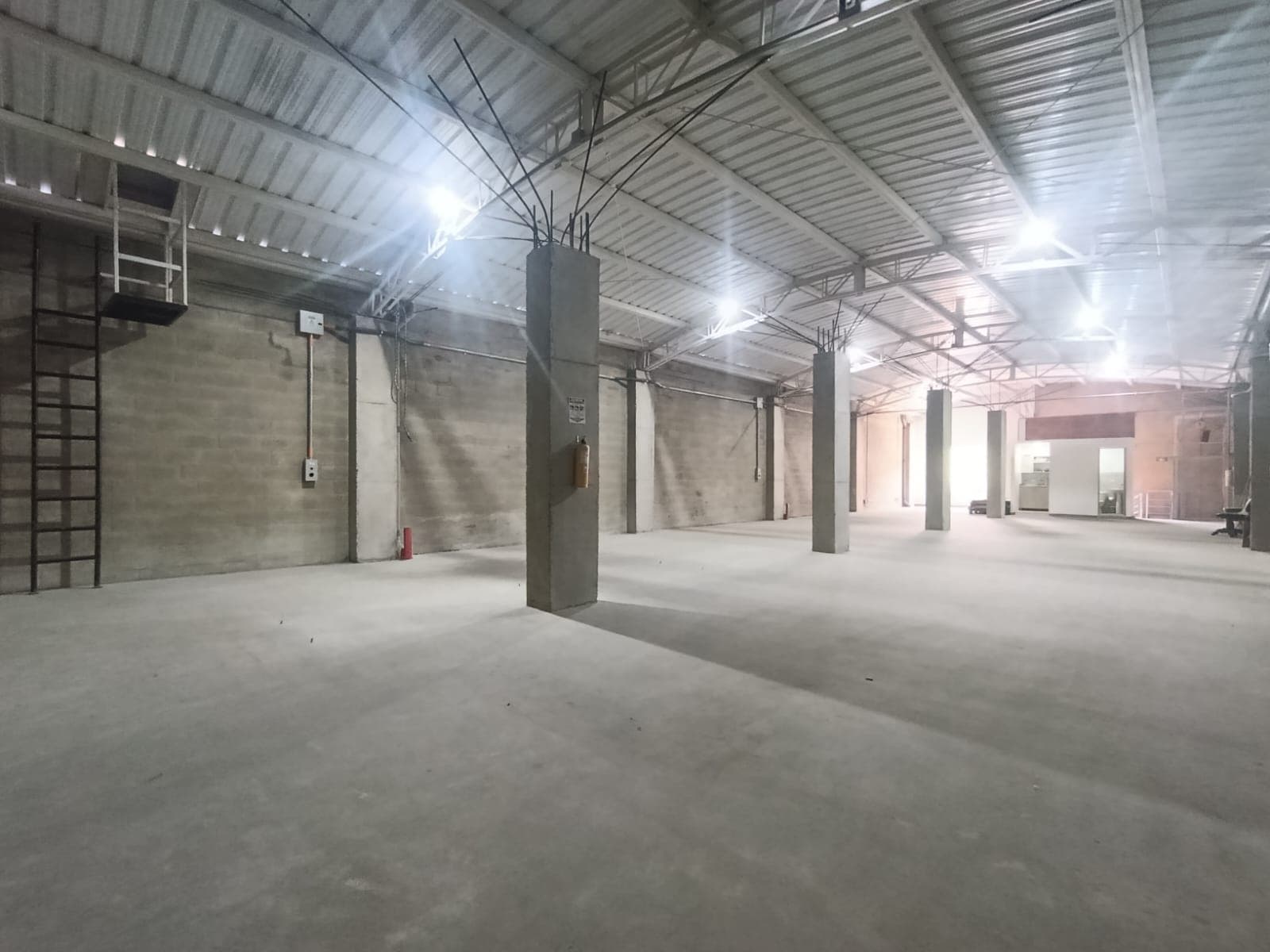 Bodega en arriendo en San Antonio De Prado, Medellín — foto 3 de 15