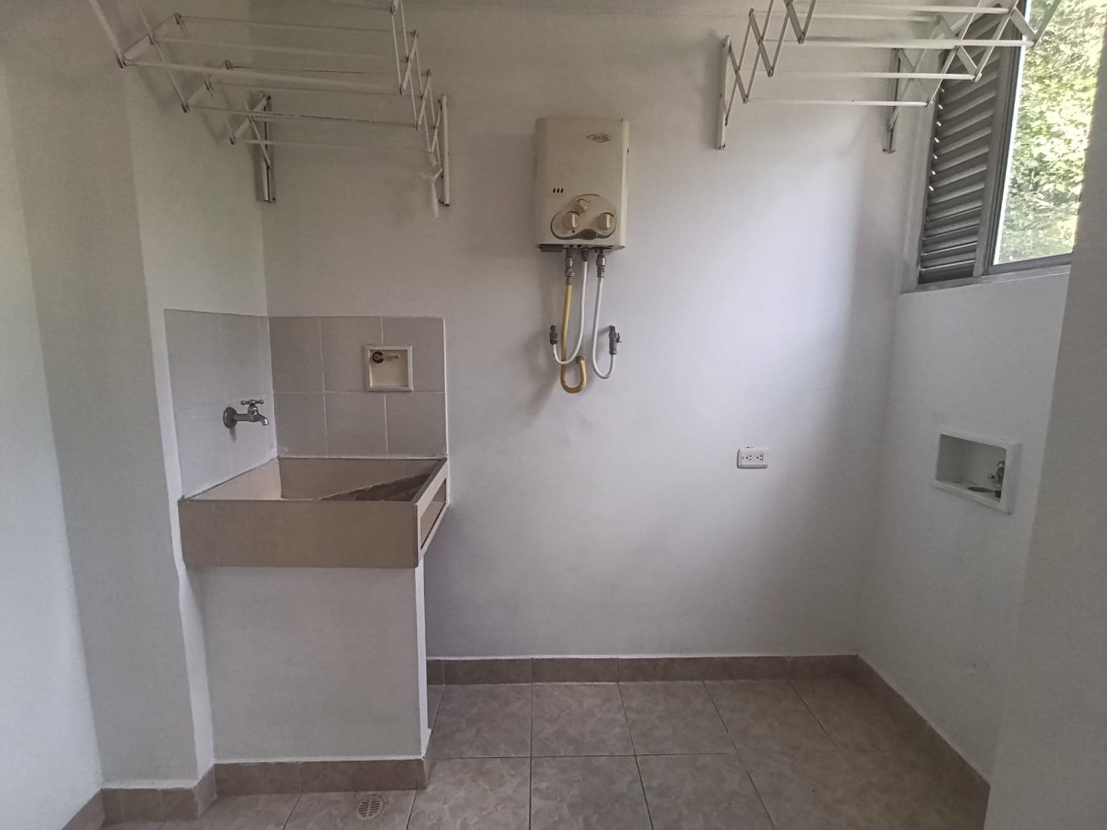 Apartamento en arriendo en Las Casitas Envigado — foto 2 de 15